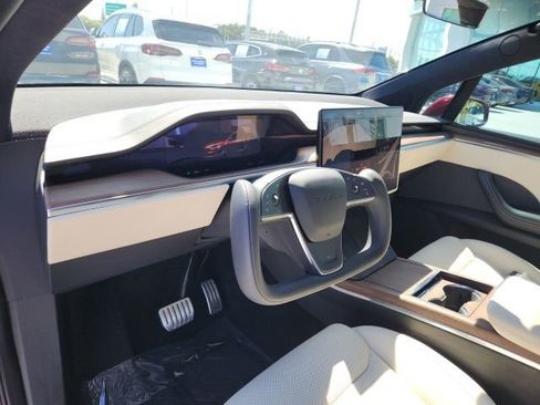 Used 2022 Tesla Model X image 27