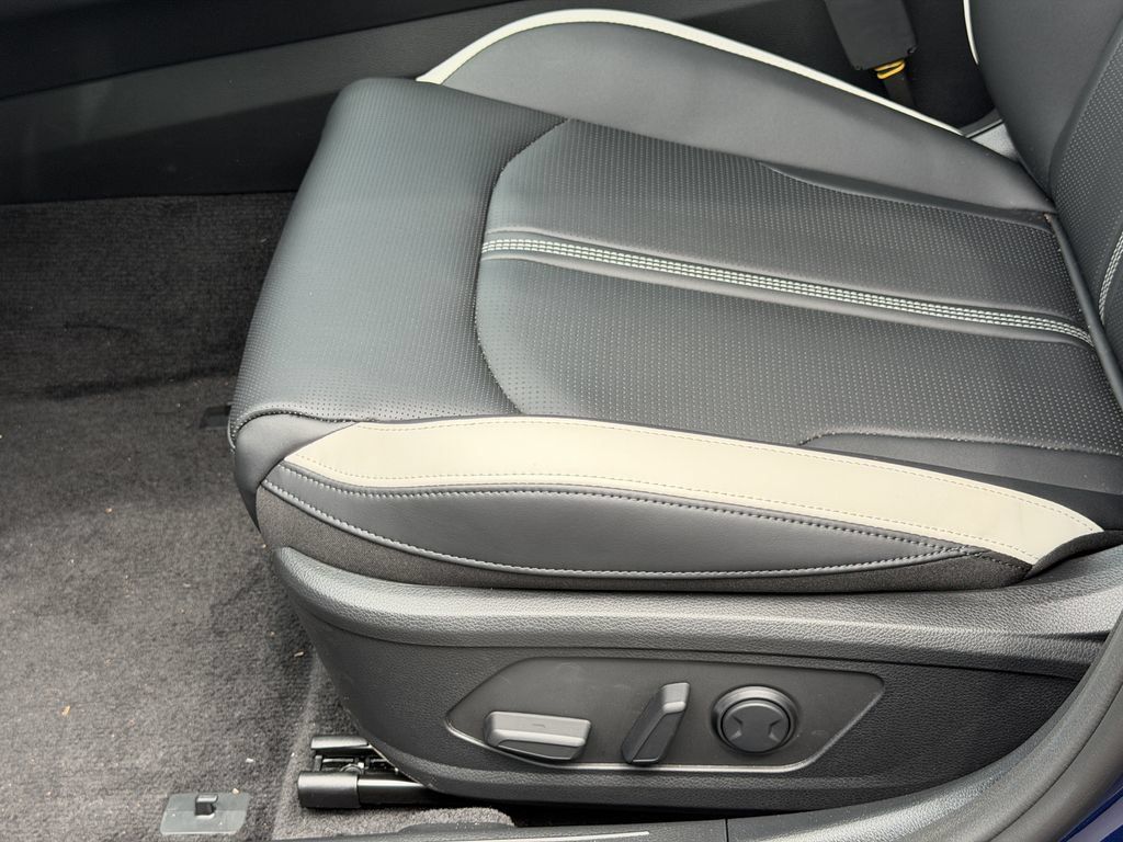 New 2026 Kia K5 GT-Line w/ GT-Line Premium Package FWD image 23
