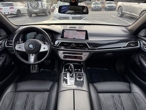 Used 2022 BMW 750i xDrive w/ Executive Package image 33