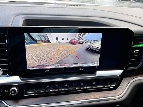 Used 2025 GMC Sierra 1500 SLT image 15