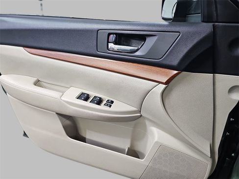 Used 2013 Subaru Outback 2.5i Limited w/ Moonroof Pkg image 29