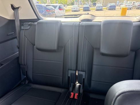 Used 2023 Volkswagen Atlas SE AWD/4WD image 17