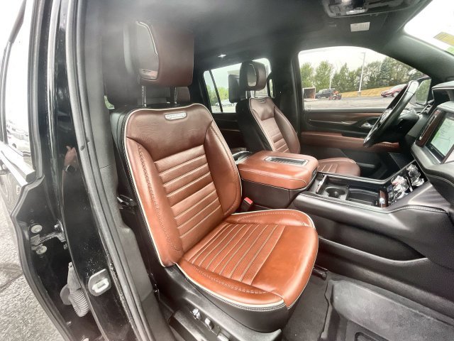Used 2023 GMC Yukon XL Denali Ultimate AWD/4WD image 30