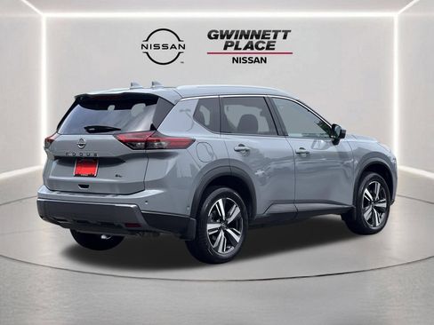 Certified 2025 Nissan Rogue SL w/ Tech Package FWD image 24