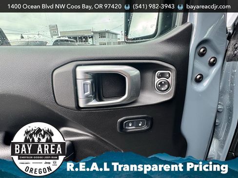 Used 2024 Jeep Wrangler Willys image 12