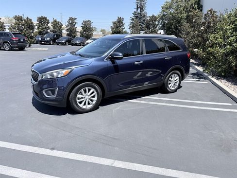 Used 2016 Kia Sorento LX w/ LX Convenience Package FWD image 7