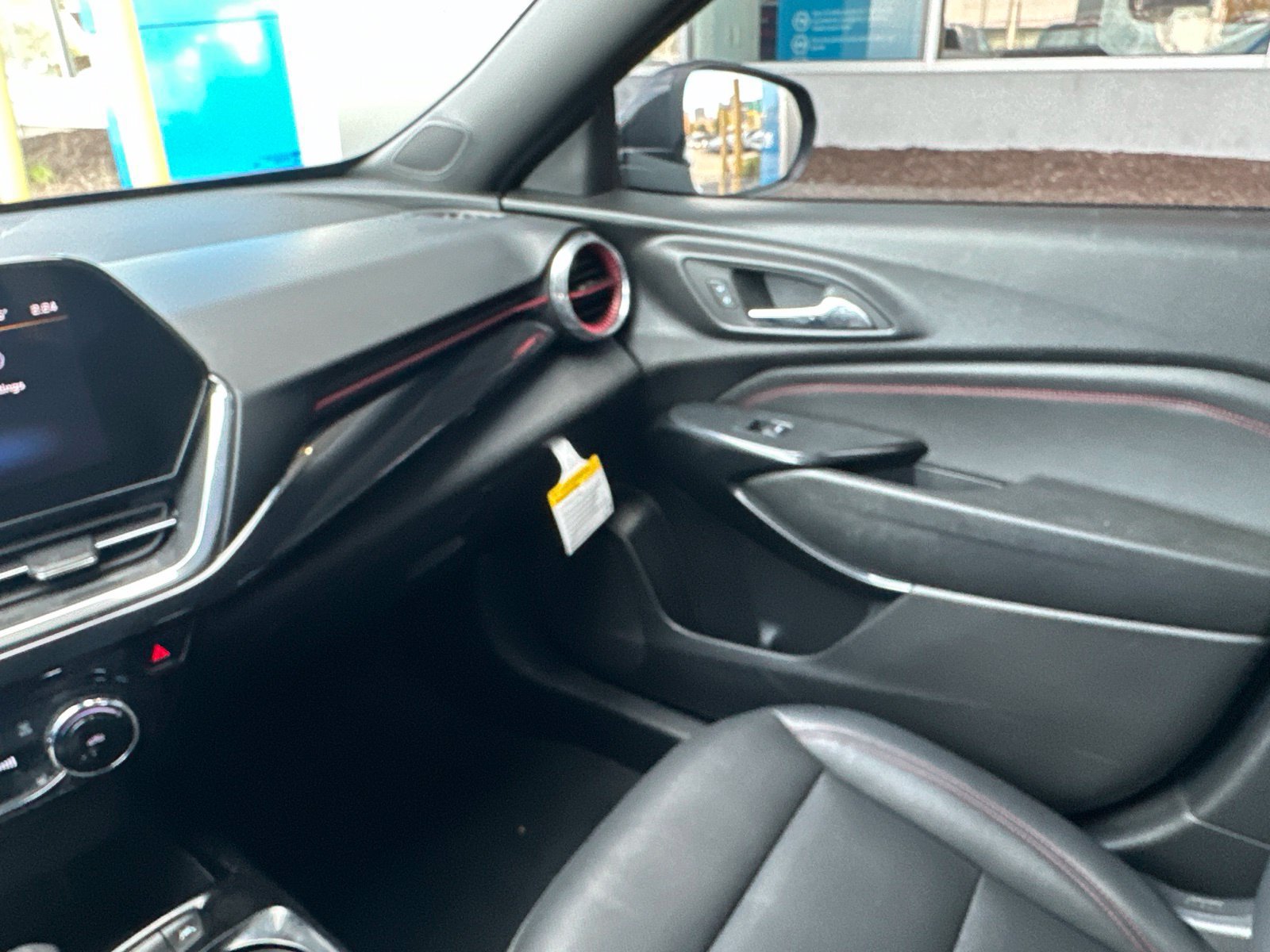 Used 2024 Chevrolet Trax RS FWD image 33
