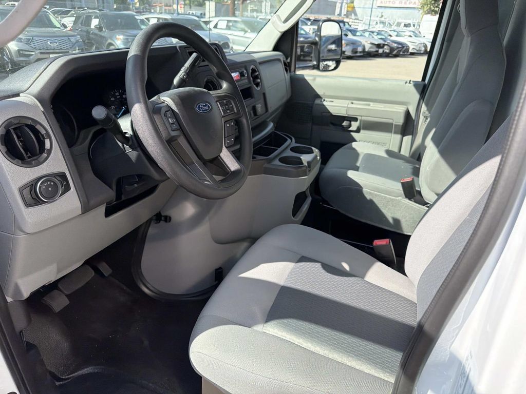 New 2027 Ford E-450 and Econoline 450 Super Duty w/ Interior Upgrade Package RWD image 13