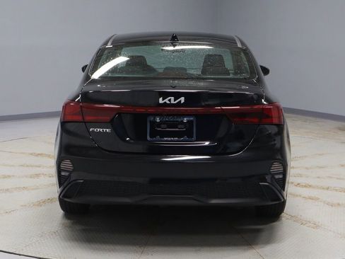 Used 2024 Kia Forte LXS image 9