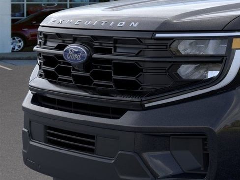 New 2026 Ford Expedition Active image 17