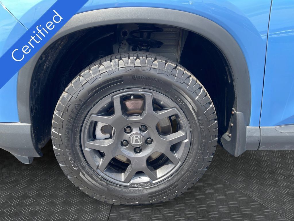 Certified 2025 Honda Pilot TrailSport image 14