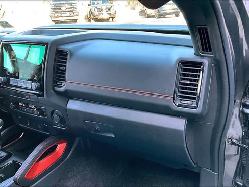 Used 2024 Nissan Frontier PRO-4X w/ Technology Package image 16