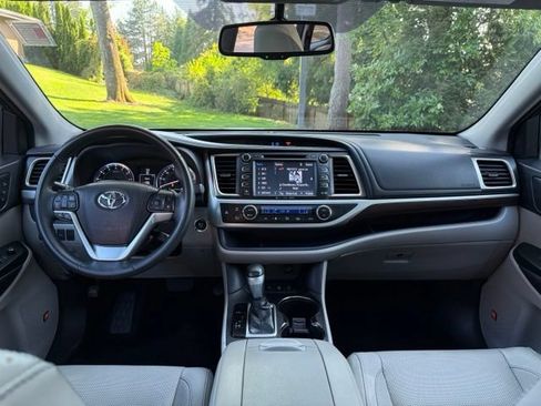 Used 2016 Toyota Highlander Limited AWD/4WD image 14