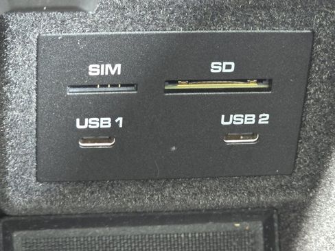 Certified 2024 Porsche Macan image 25