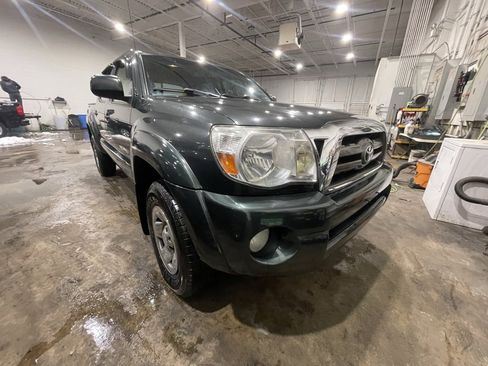Used 2010 Toyota Tacoma Base image 1