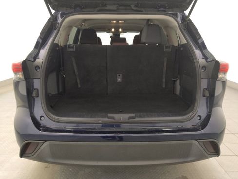 Used 2022 Toyota Highlander L image 29