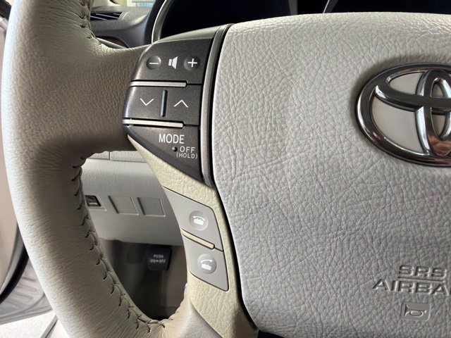 Used 2011 Toyota Avalon FWD image 15