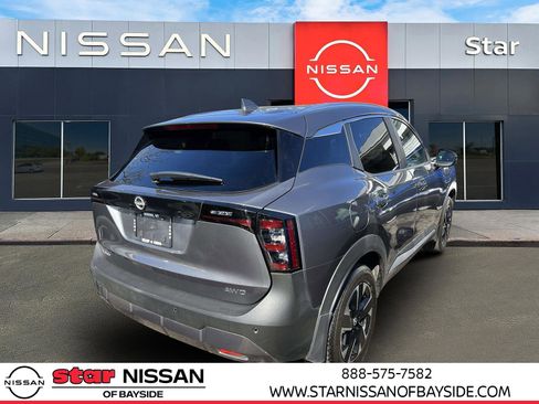 Used 2025 Nissan Kicks SV w/ SV Premium Package image 6