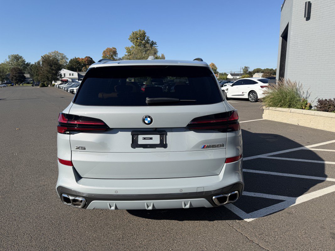 Used 2026 BMW X5 M60i AWD/4WD image 9