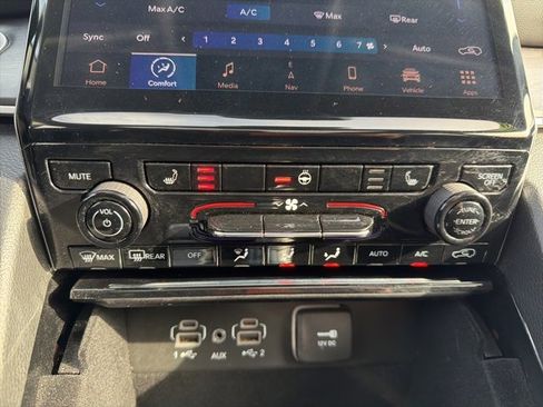 Used 2022 Jeep Grand Cherokee L Limited image 32