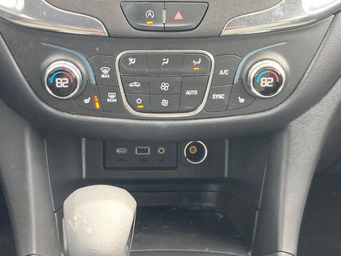 Used 2023 Chevrolet Equinox LT AWD/4WD image 12