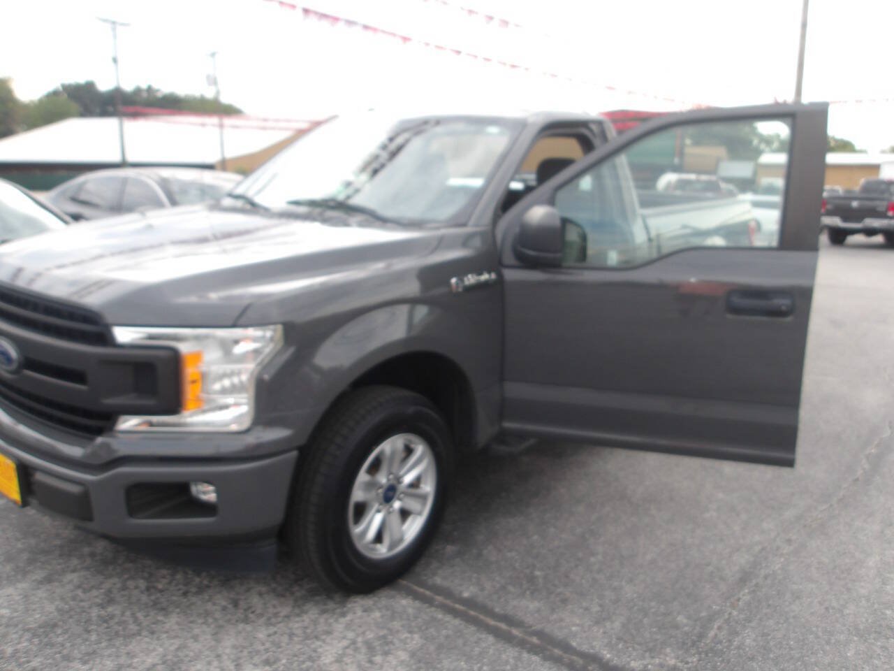 Used 2018 Ford F150 XL w/ Equipment Group 101A Mid RWD image 3