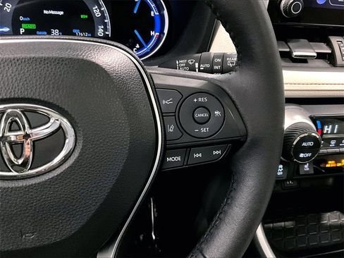 Used 2024 Toyota RAV4 XLE Premium image 20
