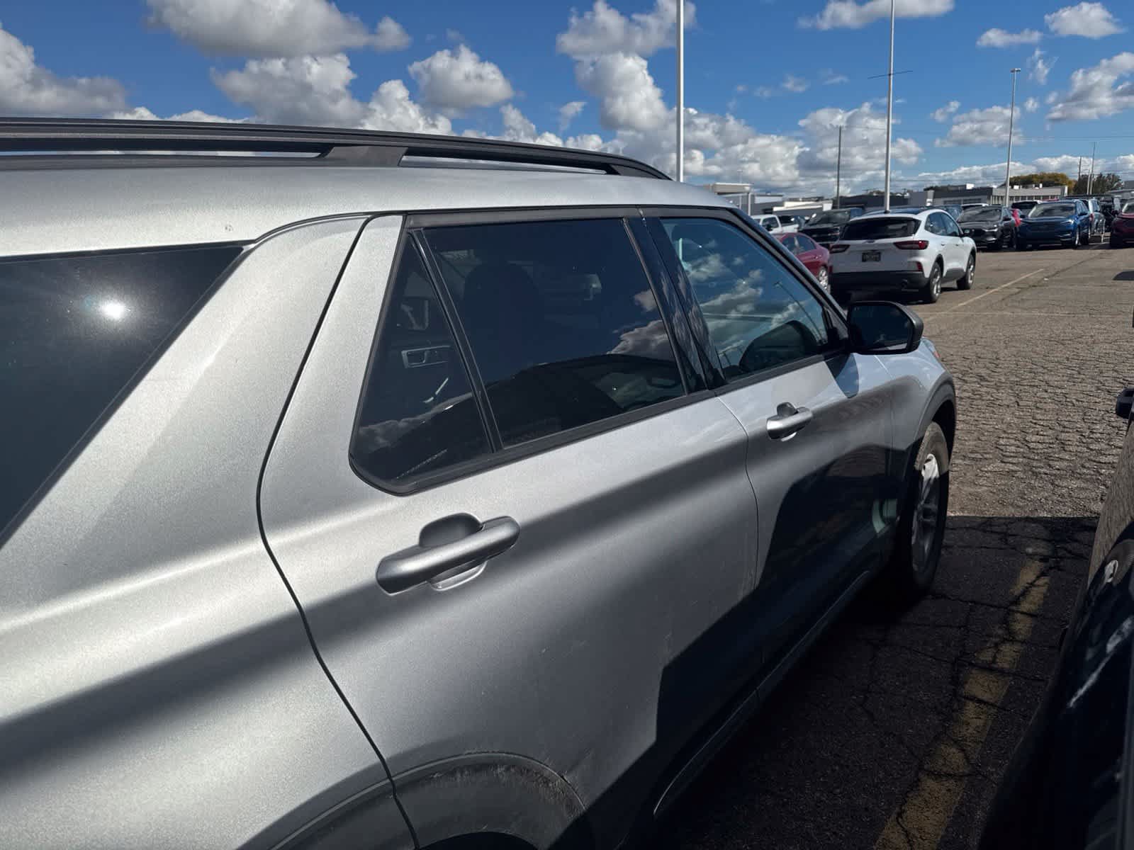 Used 2021 Ford Explorer XLT AWD/4WD image 12