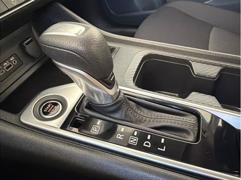 Used 2025 Nissan Sentra SV FWD image 23