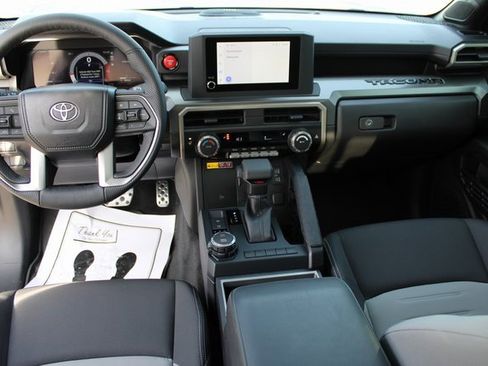 Used 2025 Toyota Tacoma Limited image 35