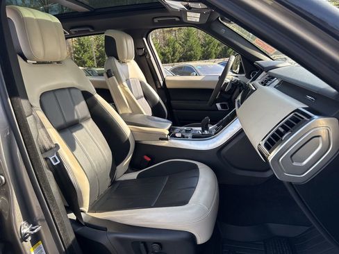 Used 2020 Land Rover Range Rover Sport HST image 8