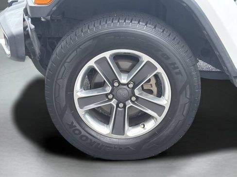 Used 2019 Jeep Wrangler Unlimited Sahara AWD/4WD image 40