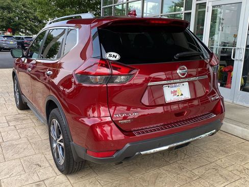 Used 2019 Nissan Rogue SV w/ Premium Package AWD/4WD image 5