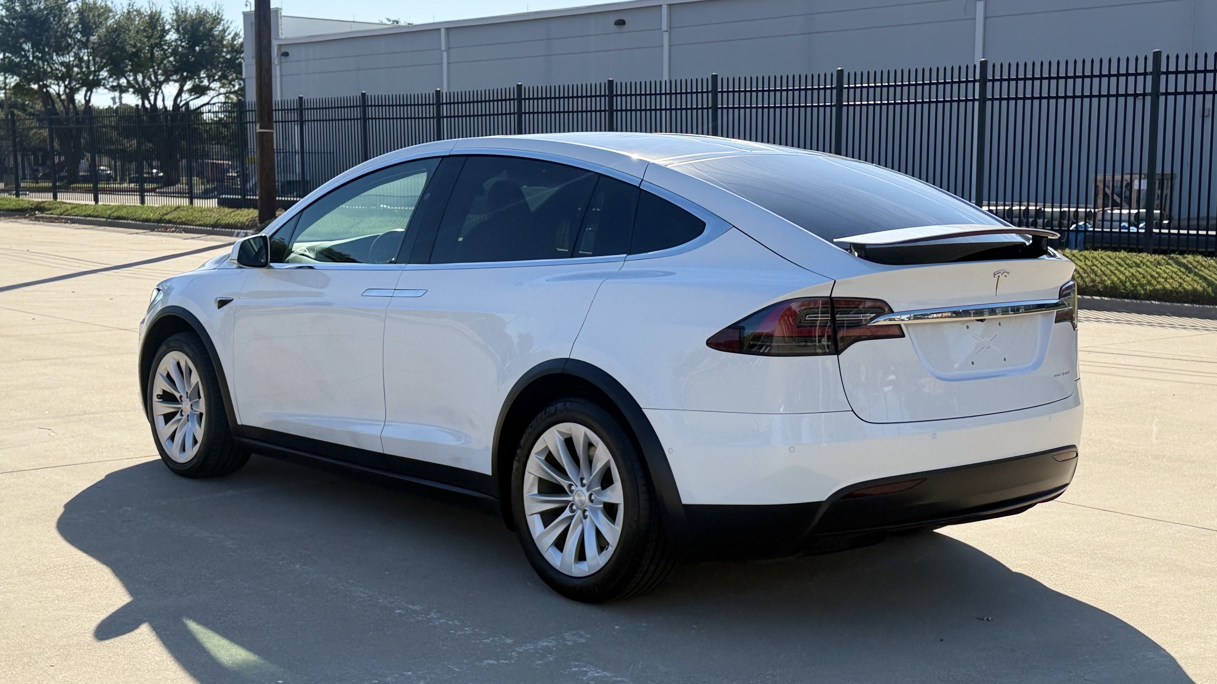 Used 2021 Tesla Model X Long Range AWD/4WD image 10