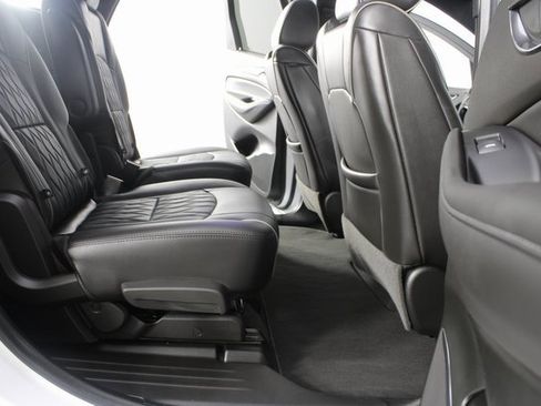 Used 2022 Buick Enclave Avenir w/ Avenir Technology Package image 26