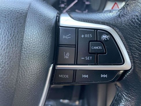 Used 2024 Toyota Sienna XLE FWD image 34