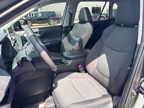 Used 2024 Toyota RAV4 XLE w/ Convenience Package AWD/4WD image 15