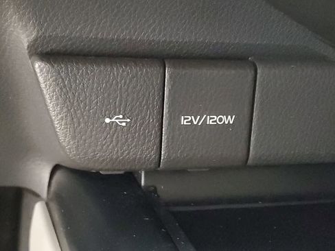 Used 2020 Toyota Camry LE w/ Convenience Package FWD image 29
