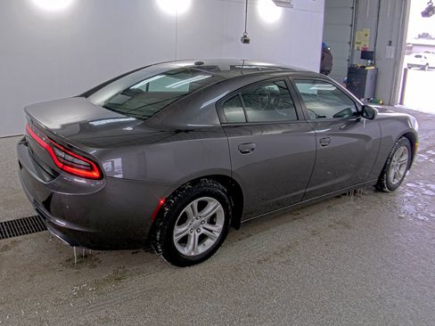 Used 2022 Dodge Charger SXT image 3