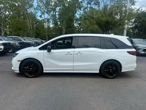 Used 2024 Honda Odyssey Sport image 2