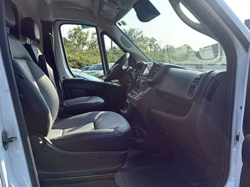 Used 2025 RAM ProMaster 2500 w/ Convenience Group FWD image 12