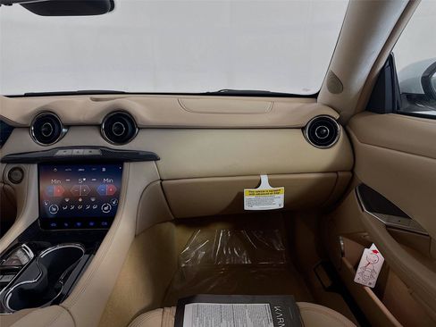 New 2025 Karma Revero Luxury RWD image 20