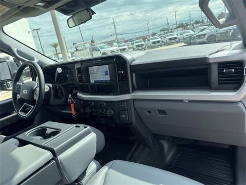 New 2025 Ford F550 4x4 SuperCab Super Duty image 16