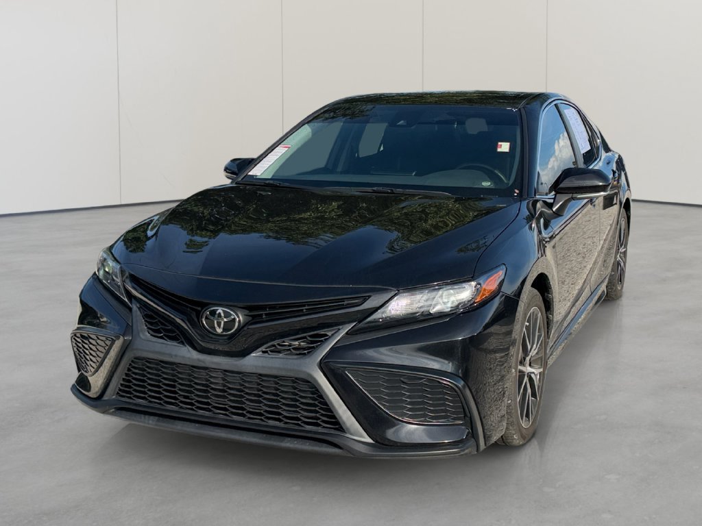 Used 2024 Toyota Camry SE FWD image 1