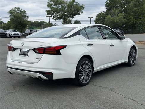 Used 2023 Nissan Altima 2.5 SL AWD/4WD image 29