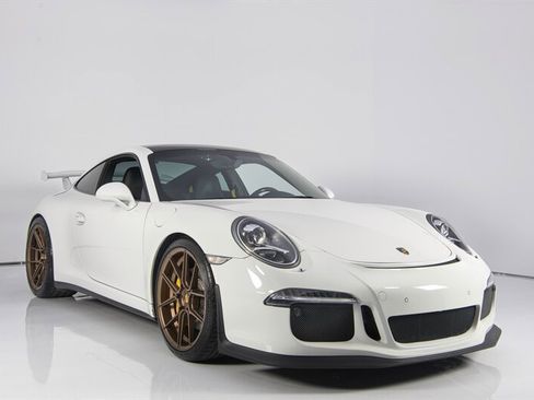 Used 2014 Porsche 911 Carrera 4S image 2