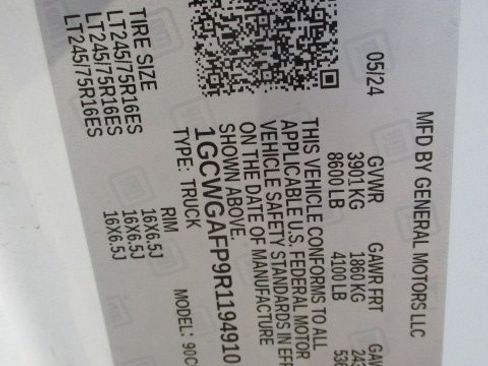 Used 2024 Chevrolet Express 2500 w/ Driver Convenience Package image 10