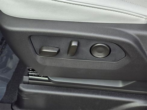 New 2026 Chevrolet Suburban Premier image 27