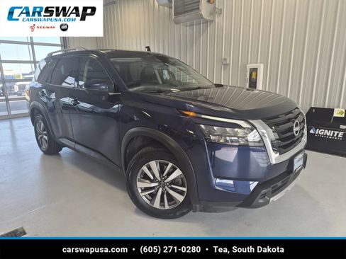 Used 2025 Nissan Pathfinder SL AWD/4WD image 1