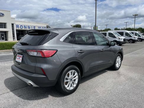 Used 2021 Ford Escape SE w/ Convenience Package FWD image 4